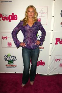 Elisabeth Röhm feet photo thumbnail