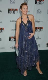 Elisabeth Röhm feet photo thumbnail