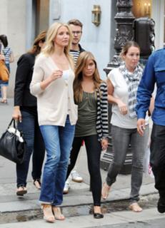 Cameron Diaz feet photo thumbnail