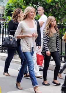 Cameron Diaz feet photo thumbnail