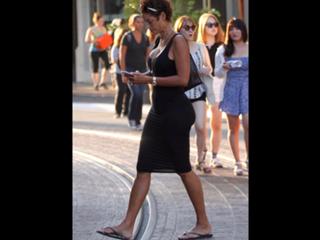 Nicole Murphy feet photo thumbnail