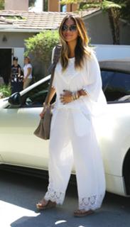 Nicole Scherzinger feet photo thumbnail