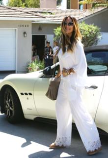 Nicole Scherzinger feet photo thumbnail