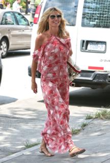 Heidi Klum feet photo thumbnail