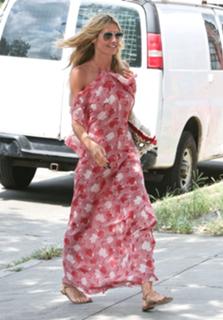 Heidi Klum feet photo thumbnail
