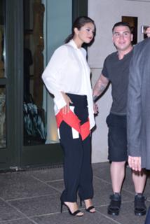 Selena Gomez feet photo thumbnail