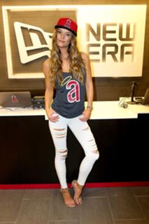 Nina Agdal feet photo thumbnail
