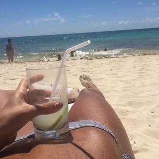 Jessica Alba feet photo thumbnail