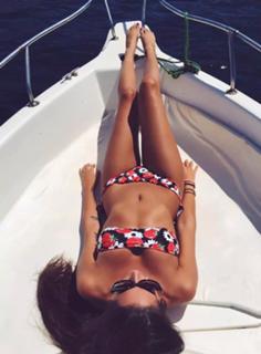 Valentina Vignali feet photo thumbnail