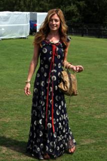 Cat Deeley feet photo thumbnail