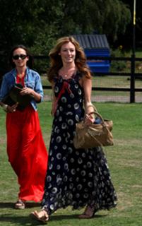 Cat Deeley feet photo thumbnail