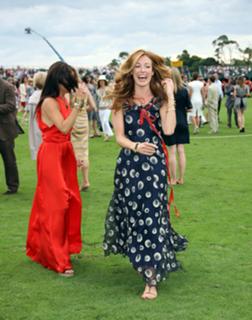 Cat Deeley feet photo thumbnail