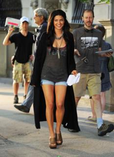 Jessica Szohr feet photo thumbnail