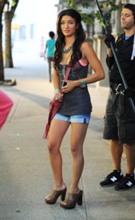 Jessica Szohr feet photo thumbnail