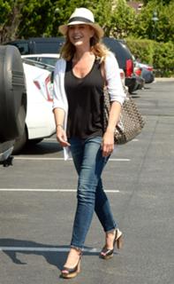 Julie Benz feet photo thumbnail