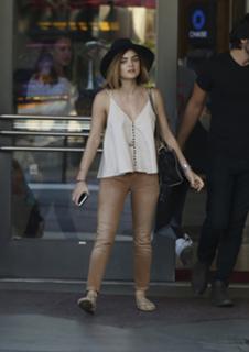Lucy Hale feet photo thumbnail