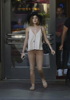 Lucy Hale feet photo thumbnail