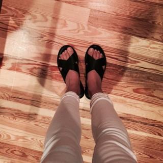 Cheryl feet photo thumbnail