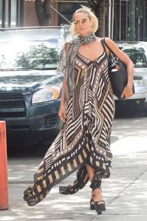 Heidi Klum feet photo thumbnail
