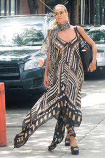 Heidi Klum feet photo thumbnail