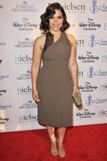 America Ferrera feet photo thumbnail