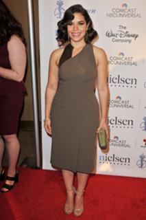 America Ferrera feet photo thumbnail