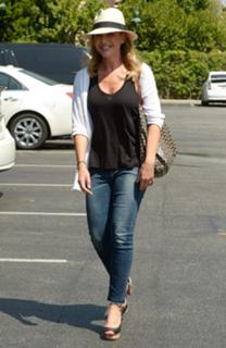 Julie Benz feet photo thumbnail