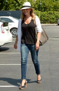 Julie Benz feet photo thumbnail