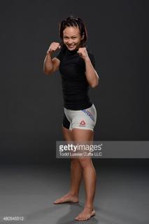 Michelle Waterson feet photo thumbnail