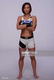 Michelle Waterson feet photo thumbnail