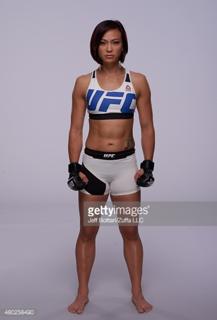 Michelle Waterson feet photo thumbnail