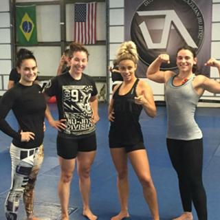 Paige VanZant feet photo thumbnail
