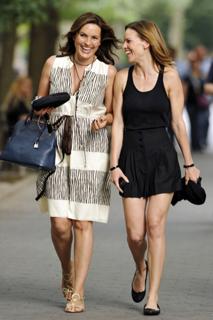 Mariska Hargitay feet photo thumbnail