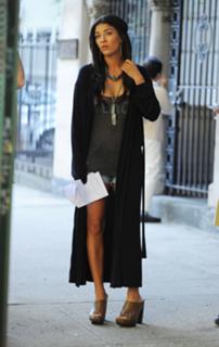 Jessica Szohr feet photo thumbnail