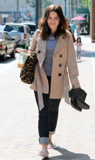Sophia Bush feet photo thumbnail