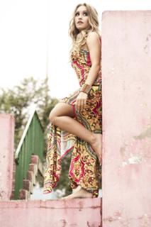 Carla Diaz feet photo thumbnail