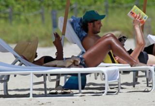 Kelly Rowland feet photo thumbnail