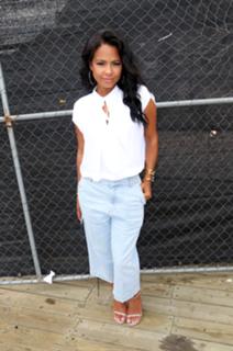 Christina Milian feet photo thumbnail