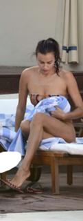 Irina Shayk feet photo thumbnail