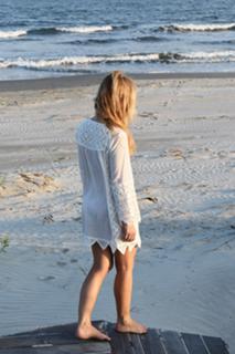 Tara Lipinski feet photo thumbnail