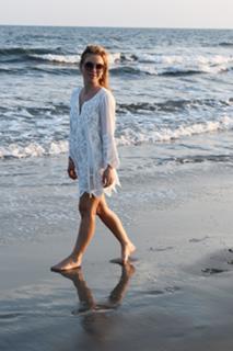 Tara Lipinski feet photo thumbnail