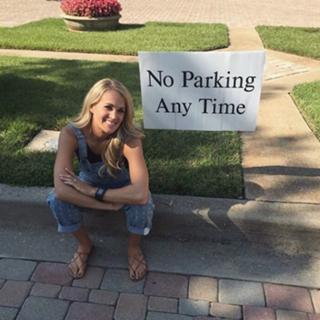 Carrie Underwood feet photo thumbnail