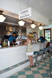 Tara Lipinski feet photo thumbnail