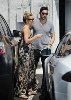 Kate Hudson feet photo thumbnail
