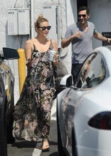 Kate Hudson feet photo thumbnail