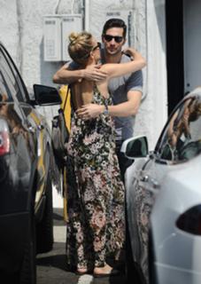Kate Hudson feet photo thumbnail