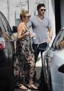 Kate Hudson feet photo thumbnail