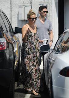 Kate Hudson feet photo thumbnail