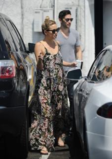 Kate Hudson feet photo thumbnail