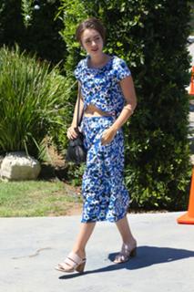 Lily Collins feet photo thumbnail